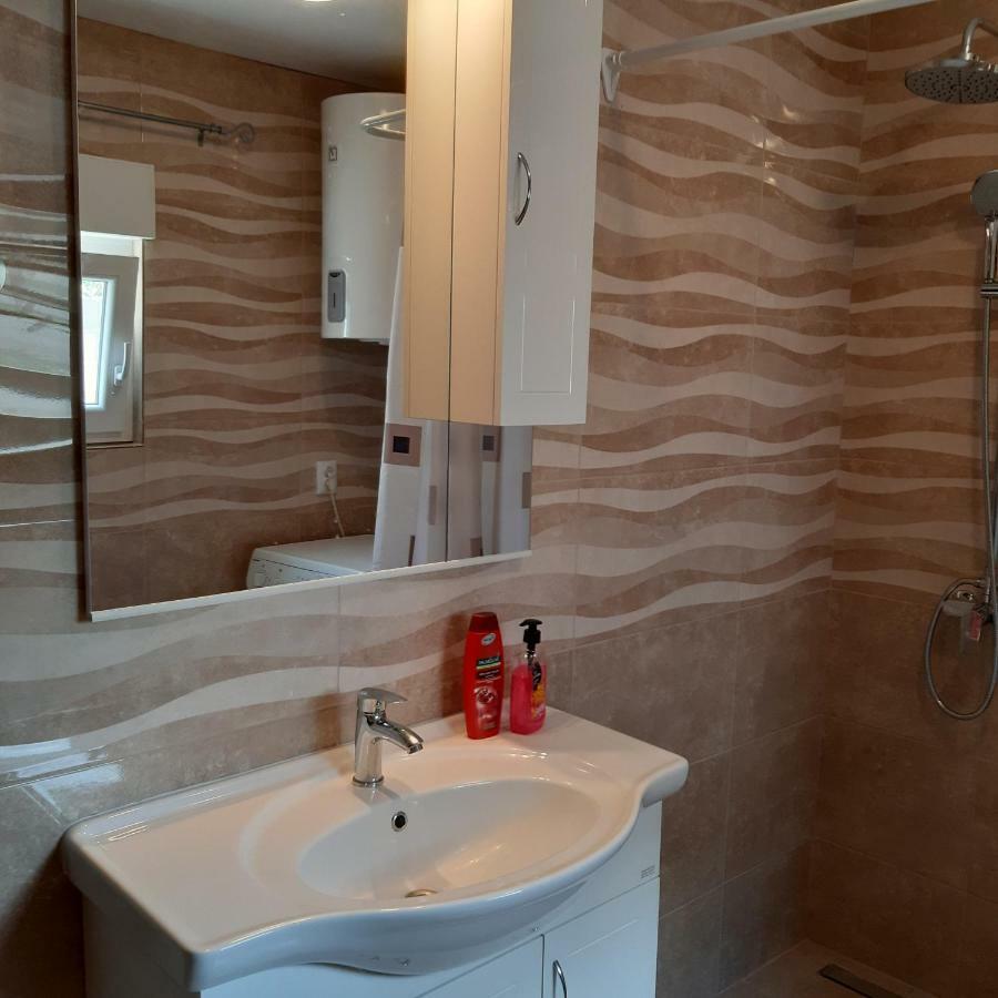 Apartment "Mislav" Gornji Karin Εξωτερικό φωτογραφία